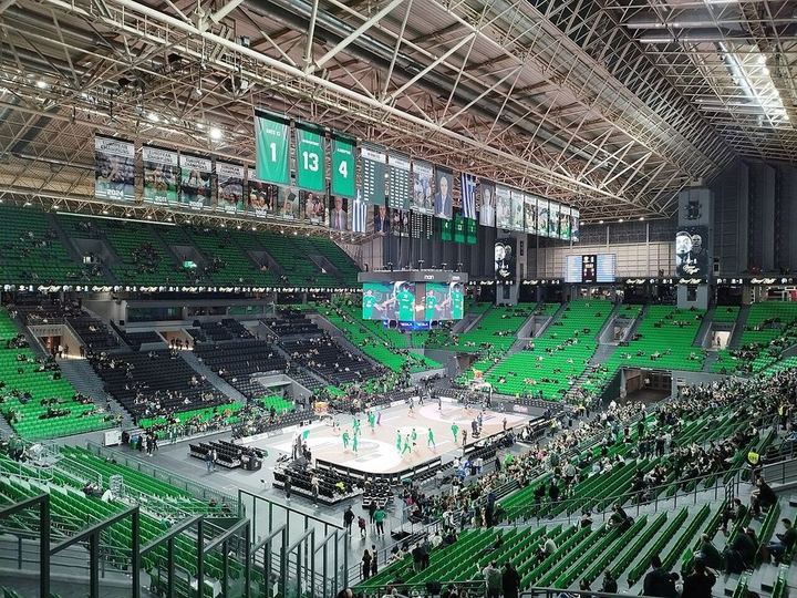 82-73击败西班牙！美国荣膺冠军，中国女篮碾压日本，高居第6（封面配图）